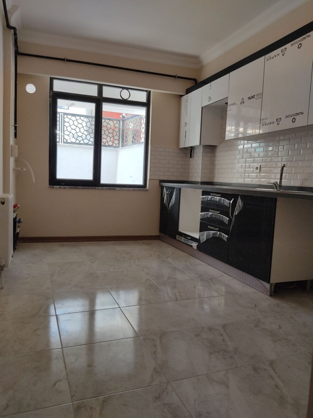 Maviş-Apartmanı-15