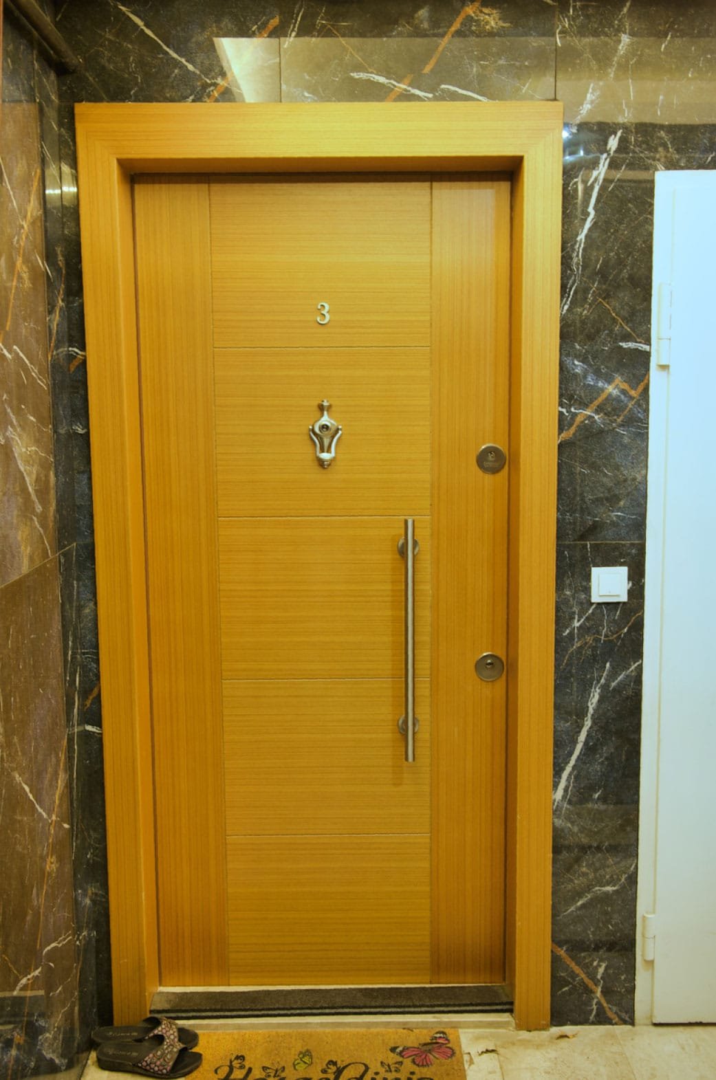 Maviş-Apartmanı-9